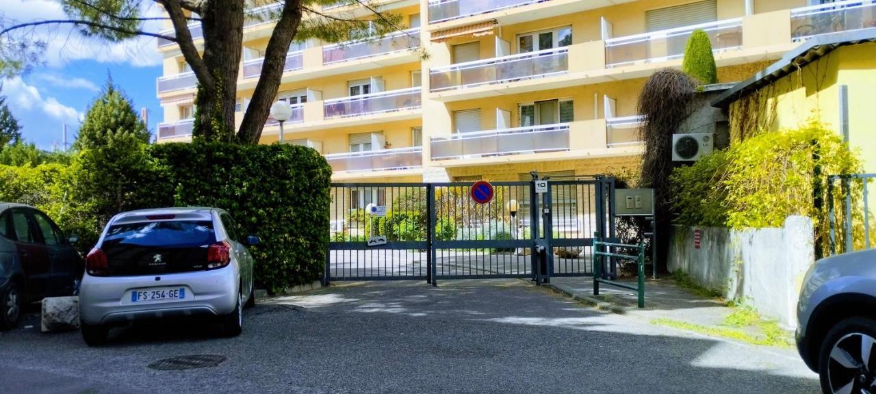 L'Echappee Belle Parking Apartamento Avinhão Exterior foto